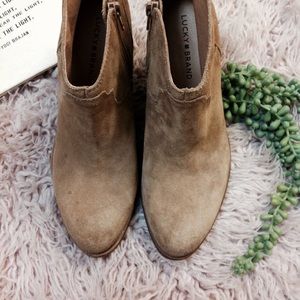 LUCKY BRAND SUEDE BOOTS//SIZE 10 M